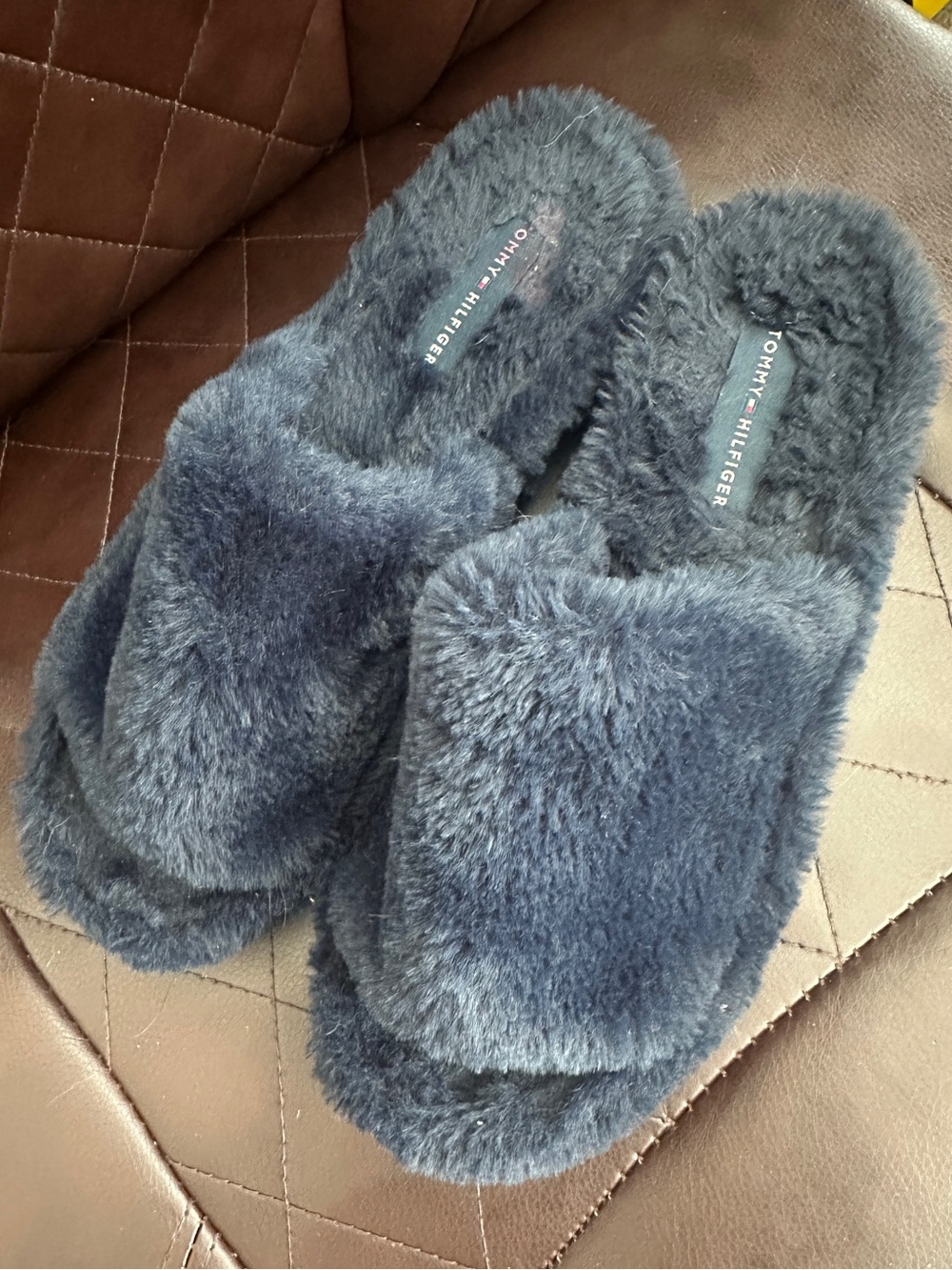 Tommy Hilfiger Faux Fur Hard Bottom Slides Sz 8M